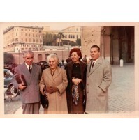 1960ca FOTO DI GRUPPO - TURISTI A ROMA -  (C12-20)