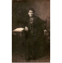 ANTICA FOTOGRAFIA GENOVA 1918 - SIGNORA ANZIANA IN STUDIO FOTOGRAFICO - 