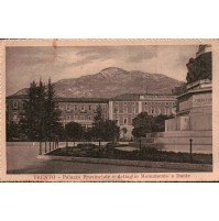 CARTOLINA DI TRENTO - PALAZZO PROVINCIALE E DETTAGLIO MONUMENTO - VG 1927