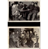 COPPIA FOTO MILITARI ESERCITO ITALIANO IN UN MOMENTO DI PAUSA - CASERMA - 1950ca
