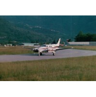 FOTO - AEROPLANO IN AEROPORTO DI VILLANOVA D'ALBENGA - AEROMOBILE - C15-1364