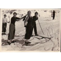 FOTO ANNI 30 - GRUPPO DI AMICI SULLA NEVE - 1938 --