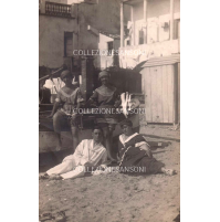 FOTO DEL 1920 - AMICI IN SPIAGGIA AD ALASSIO -