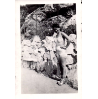 FOTO DEL 1930ca - - - RAGAZZA IN COSTUME DA BAGNO AD ALASSIO - - -