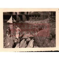 FOTO DEL 1940 RAGAZZI SUGLI SCOGLI A SANTA MARGHERITA LIGURE C8-574
