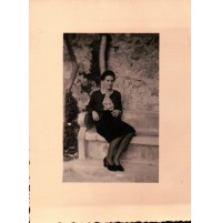 FOTO DEL 1942 - RAGAZZA IN VILLA AL MARE DI FINALE LIGURE PIA 32-228