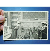FOTO DEL 1948 - GENOVA SCATTATA IN CHIESA - 