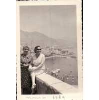 FOTO DEL 1964 - COPPIA DI SIGNORE A MONACO MONTECARLO - 