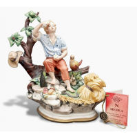 Statua Statuina - Capodimonte N MEDEA - Ragazzo che fa merenda PIC NIC -
